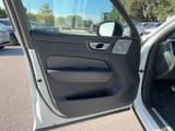 2022 Volvo XC60 - Preview 8