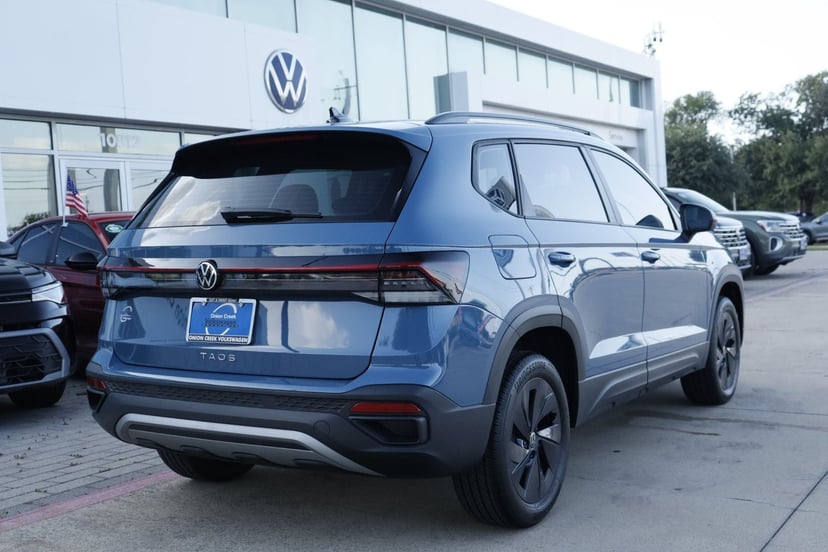 2026 Volkswagen Taos - Image 3