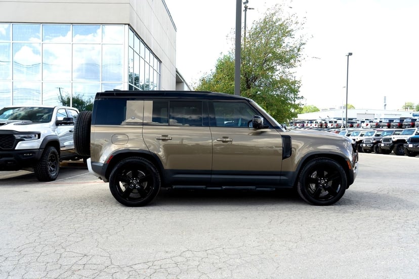 2020 Land Rover Defender - Image 1