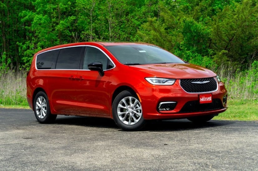 2026 Chrysler Pacifica - Image 3