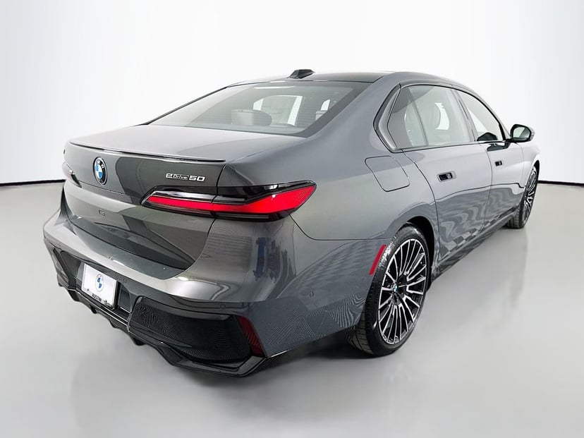 2026 BMW i7 - Image 3