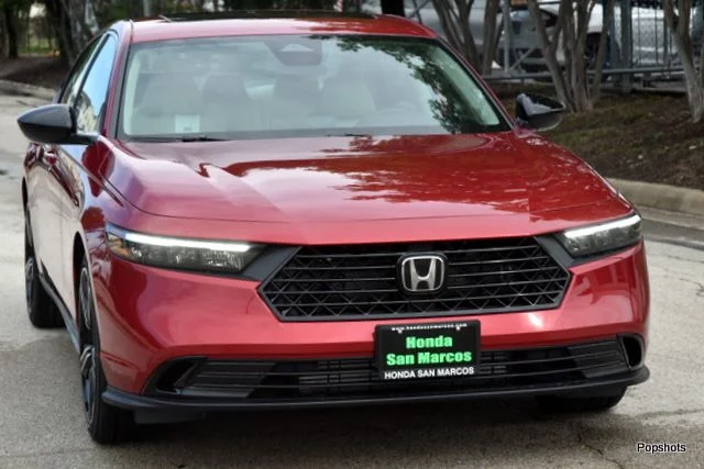 2026 Honda Accord Sedan SE 4D Sedan Radiant Red - Image 2