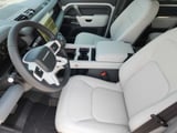 2026 Land Rover Defender - Preview 12