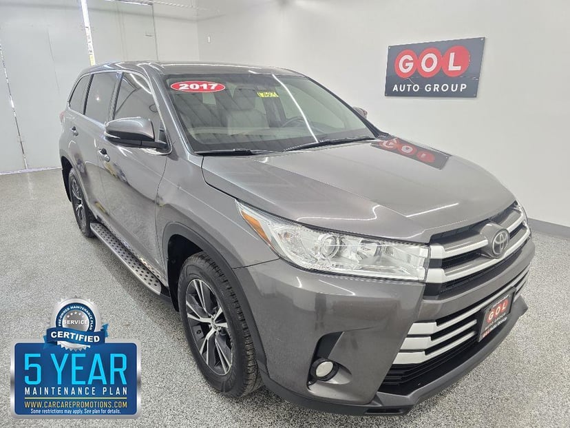 2017 Toyota Highlander - Image 1