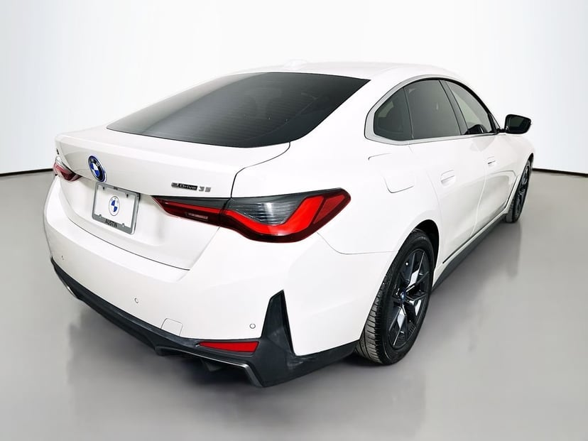 2024 BMW i4 - Image 3