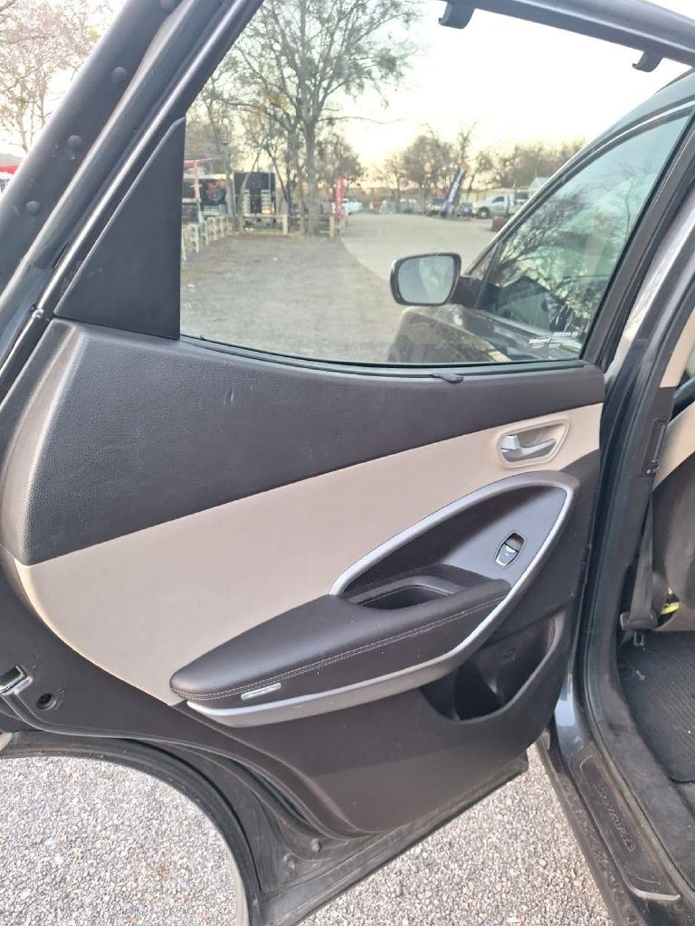 2016 Hyundai Santa Fe - Image 3