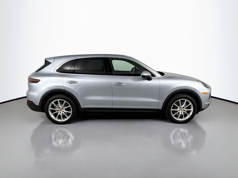 2023 Porsche Cayenne - Image 2