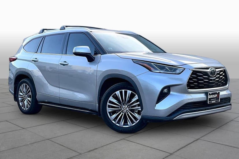 2020 Toyota Highlander - Image 1