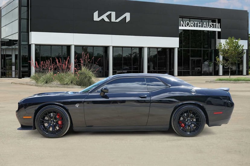 2016 Dodge Challenger - Image 2