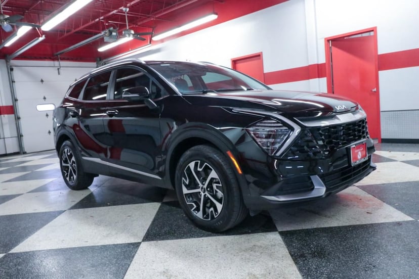 2025 Kia Sportage - Image 1