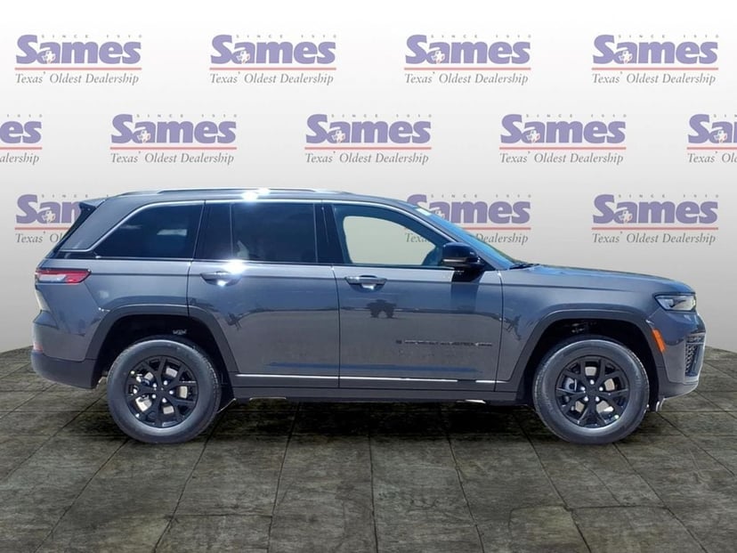 2026 Jeep Grand Cherokee - Image 2
