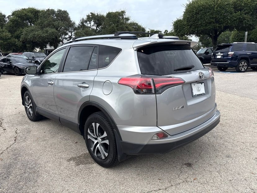 2018 Toyota RAV4 - Image 2
