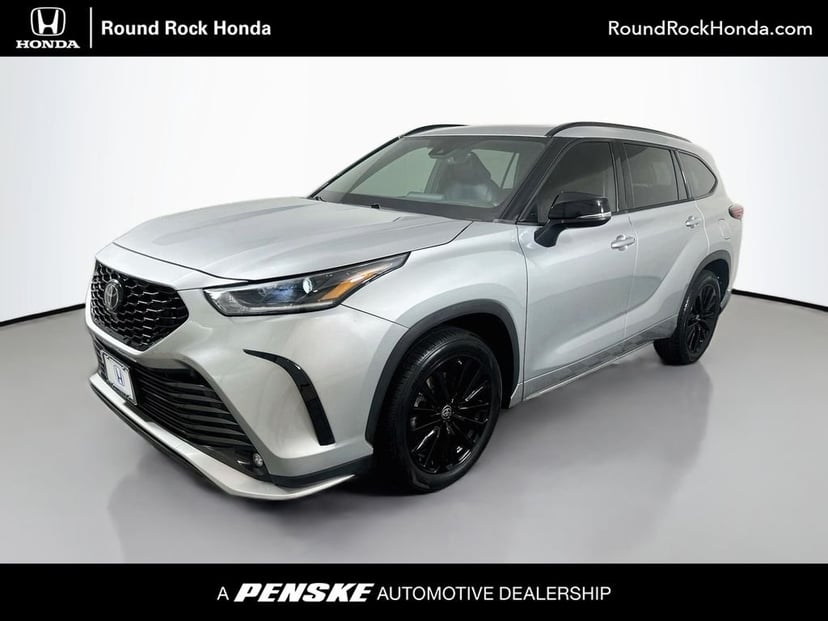 2024 Toyota Highlander - Image 1