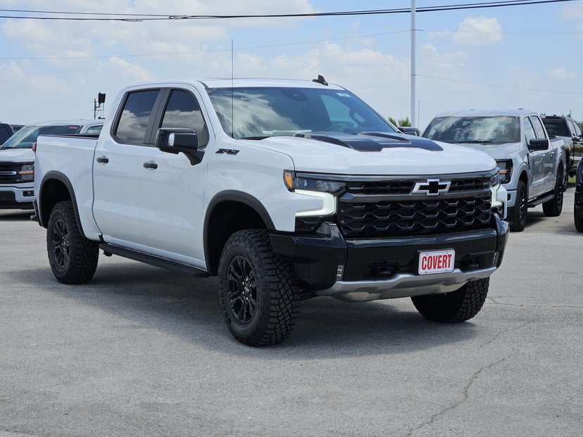 2026 Chevrolet Silverado - Image 2