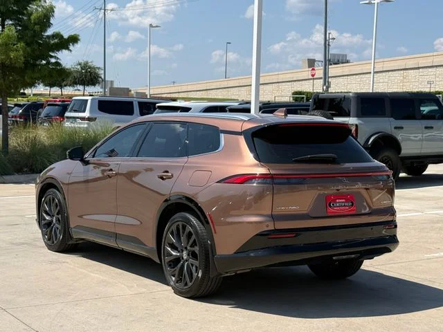 2025 Toyota Crown Signia - Image 2