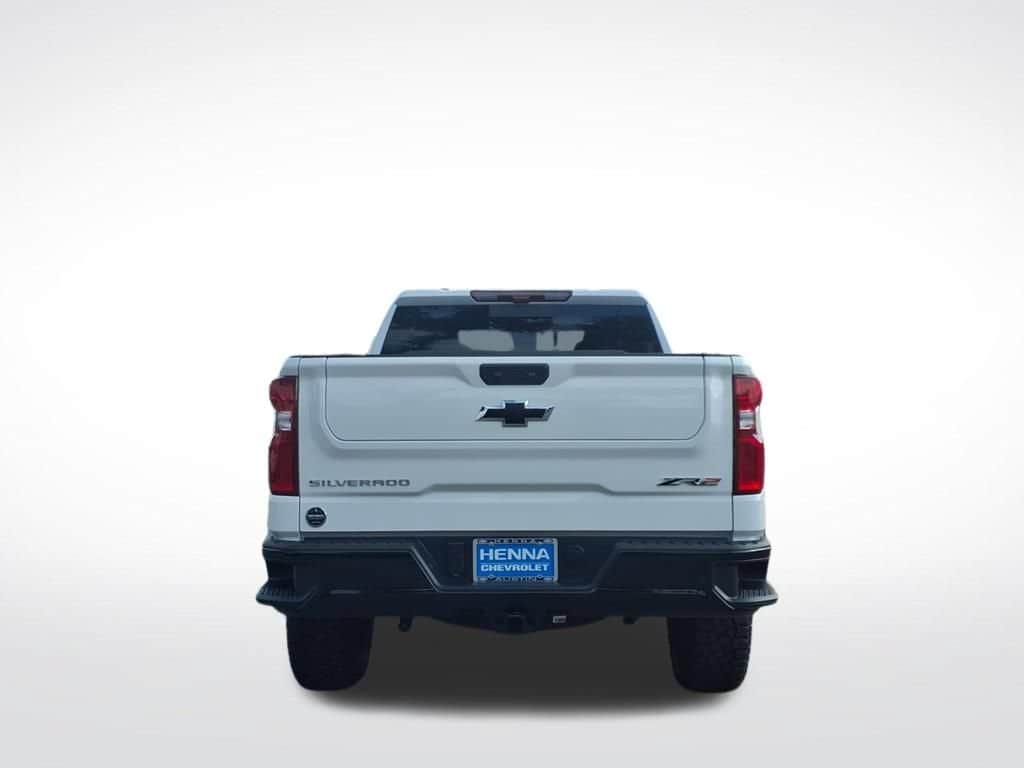 2026 Chevrolet Silverado 1500 - Image 3