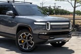 2023 Rivian R1S - Preview 8