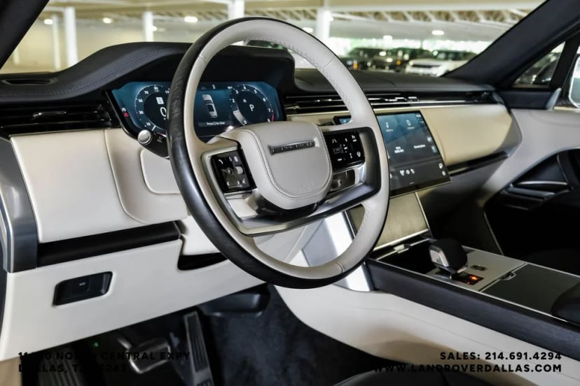 2024 Land Rover Range Rover - Image 2