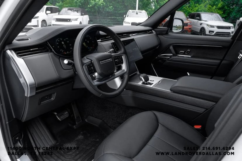 2026 Land Rover Range Rover - Image 2