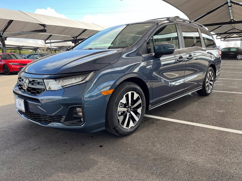 2027 Honda Odyssey - Image 1