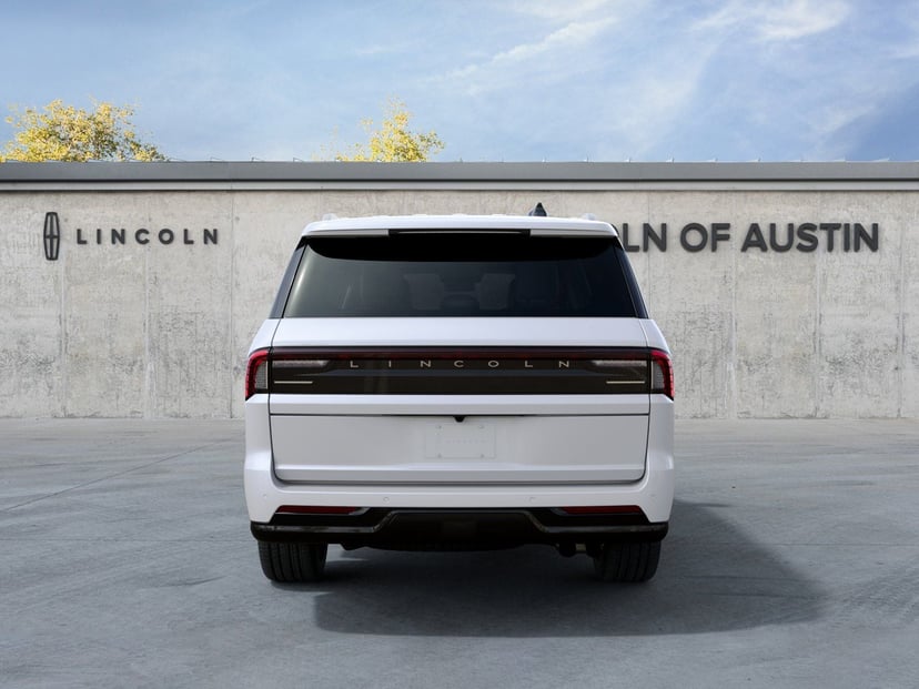 2027 Lincoln Navigator L - Image 3