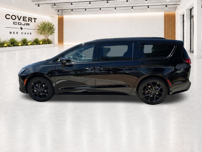 2027 Chrysler Pacifica - Image 3
