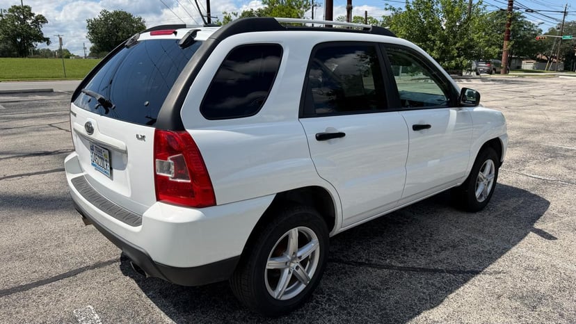 2009 Kia Sportage - Image 2