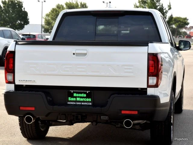 2026 Honda Ridgeline RTL 4D Crew Cab Platinum White - Image 2