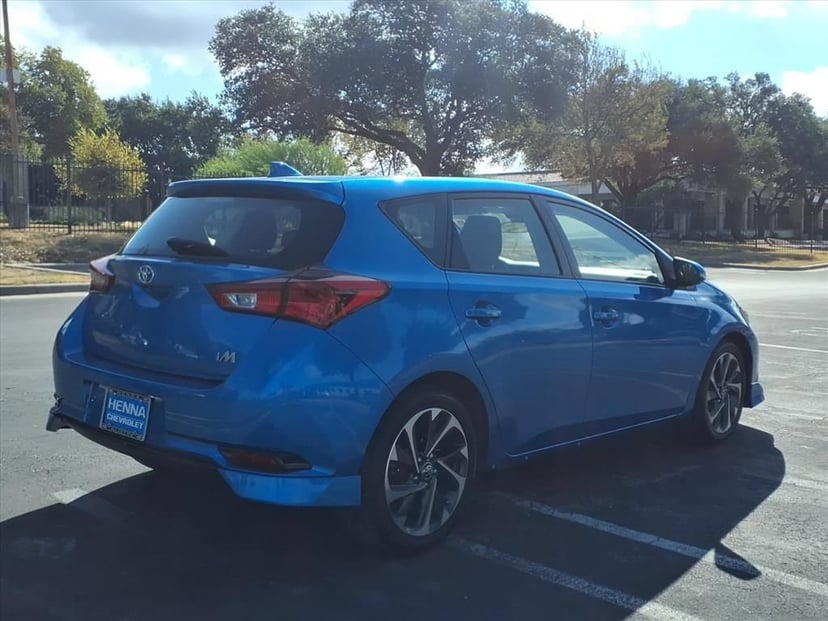 2017 Toyota corolla-im - Image 2