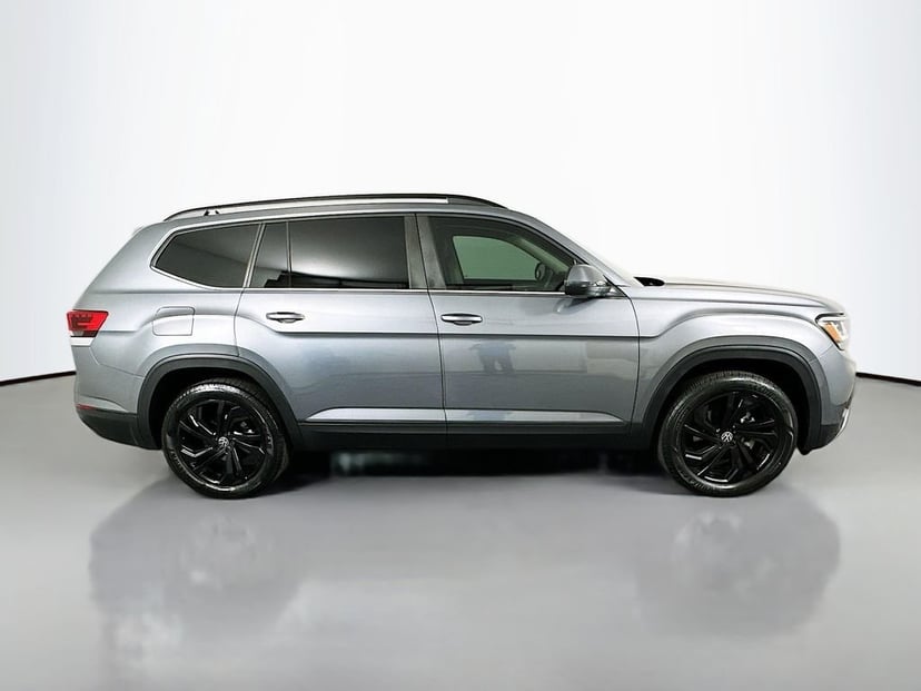 2022 Volkswagen Atlas - Image 2