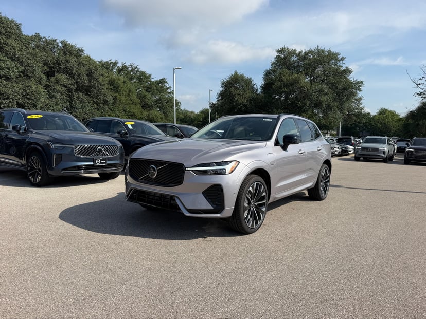2026 Volvo XC60 - Image 1