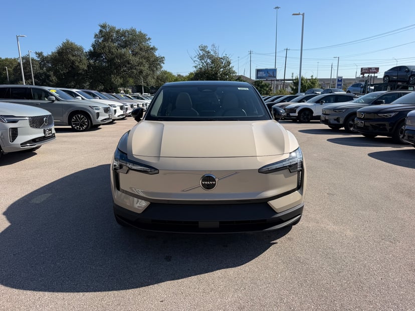 2026 Volvo EX30 - Image 3