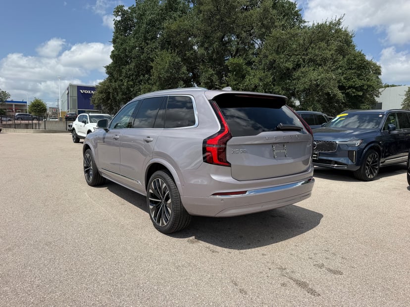 2026 Volvo XC90 - Image 2