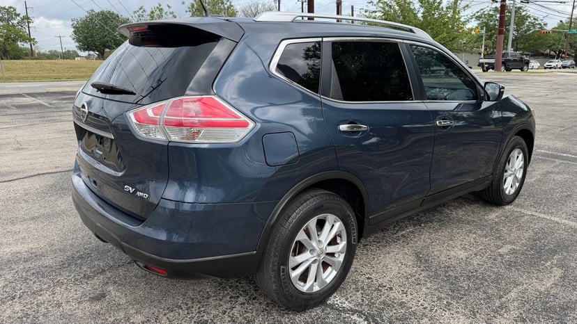 2015 Nissan Rogue - Image 3