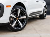 2026 Porsche Macan - Preview 12