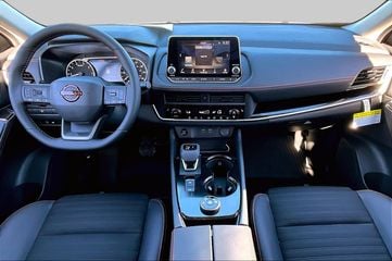 2026 Nissan Rogue - Image 2
