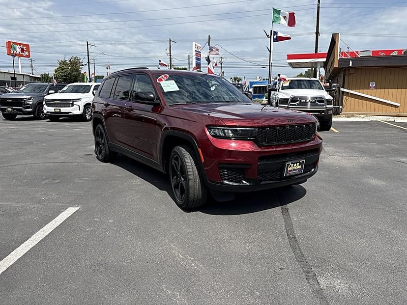 2023 Jeep Grand Cherokee L - Image 1