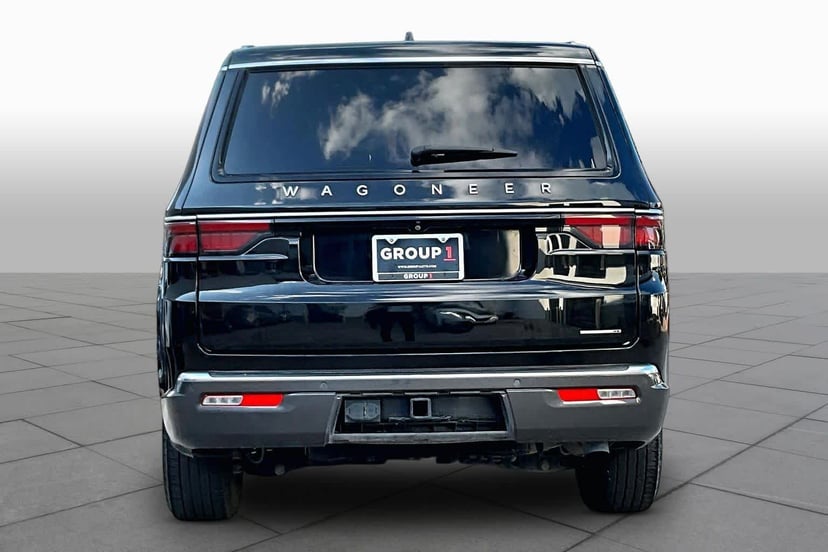 2022 Jeep Wagoneer - Image 2