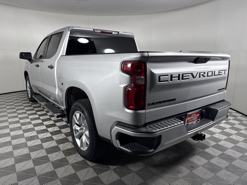 2021 Chevrolet Silverado - Image 3