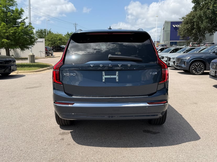 2026 Volvo XC90 - Image 2