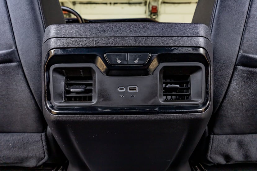 2024 GMC Sierra - Image 3