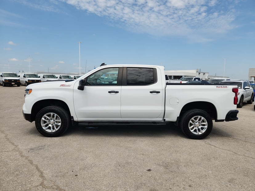 2024 Chevrolet Silverado 1500 - Image 3