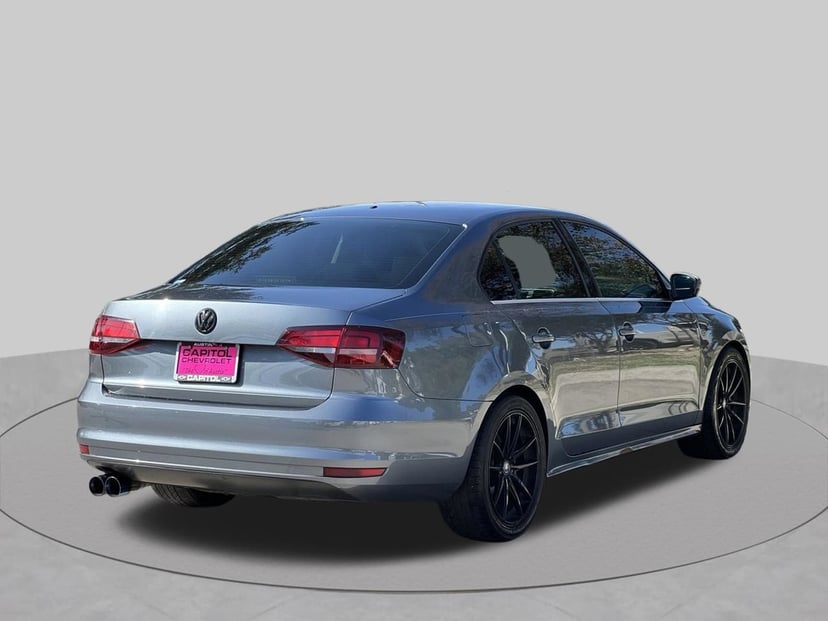 2017 Volkswagen Jetta - Image 3
