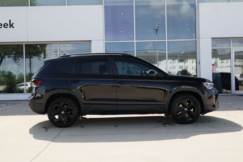 2026 Volkswagen Taos - Image 2