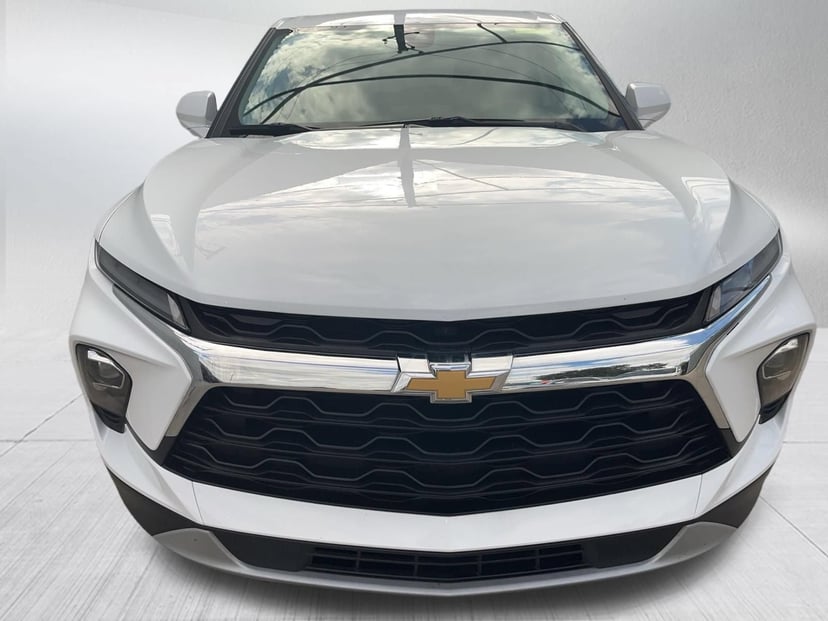 2025 Chevrolet Blazer - Image 2