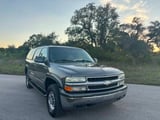 2002 Chevrolet Suburban - Preview 3