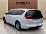 2027 Chrysler Pacifica - Preview 3
