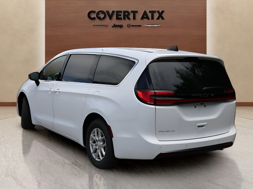 2027 Chrysler Pacifica - Image 3
