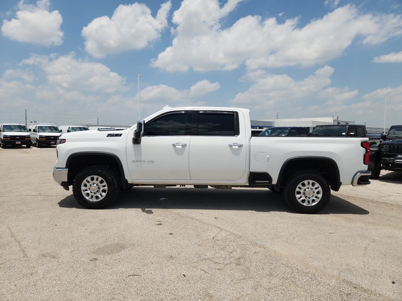 2024 Chevrolet Silverado 2500 HD - Image 2