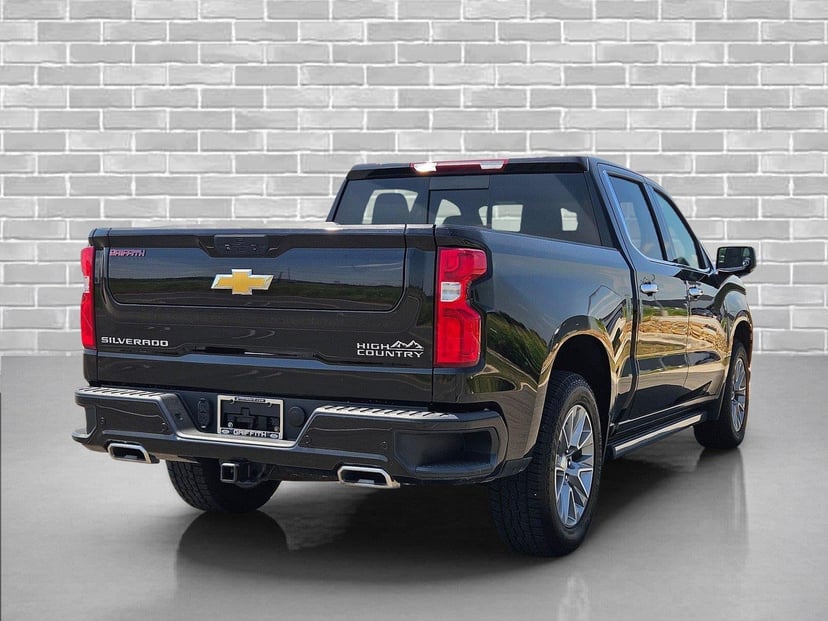 2022 Chevrolet Silverado 1500 - Image 3